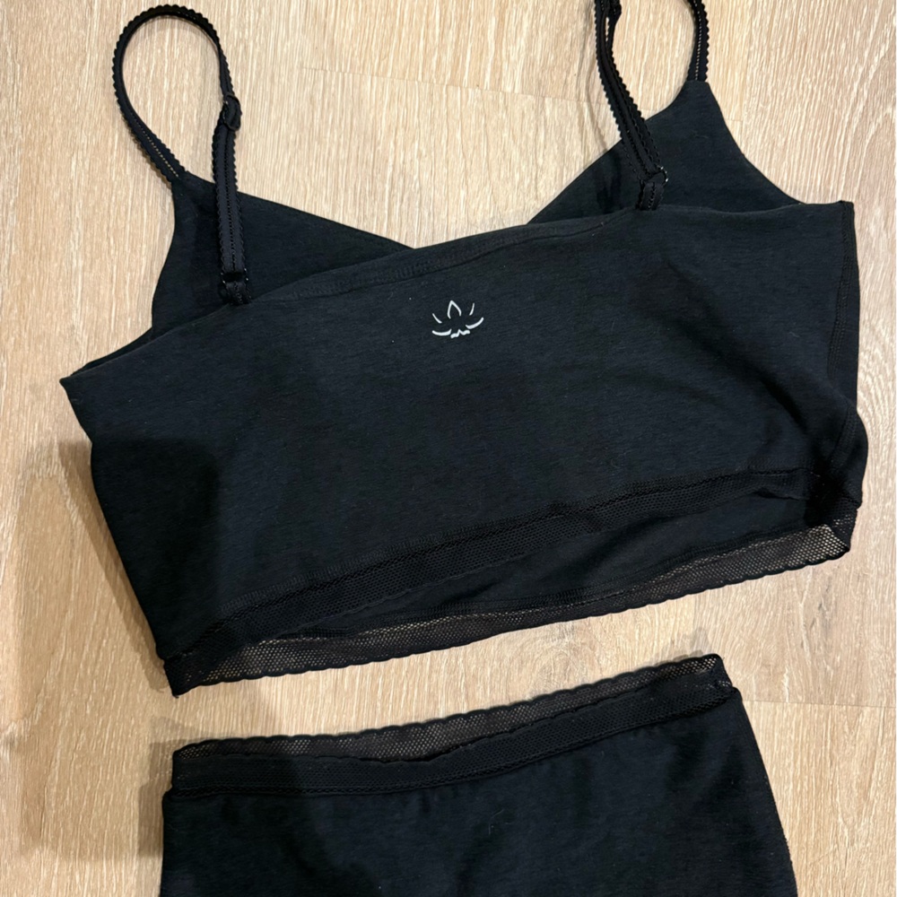 BEYOND YOGA lace SET - Picture 9 of 13